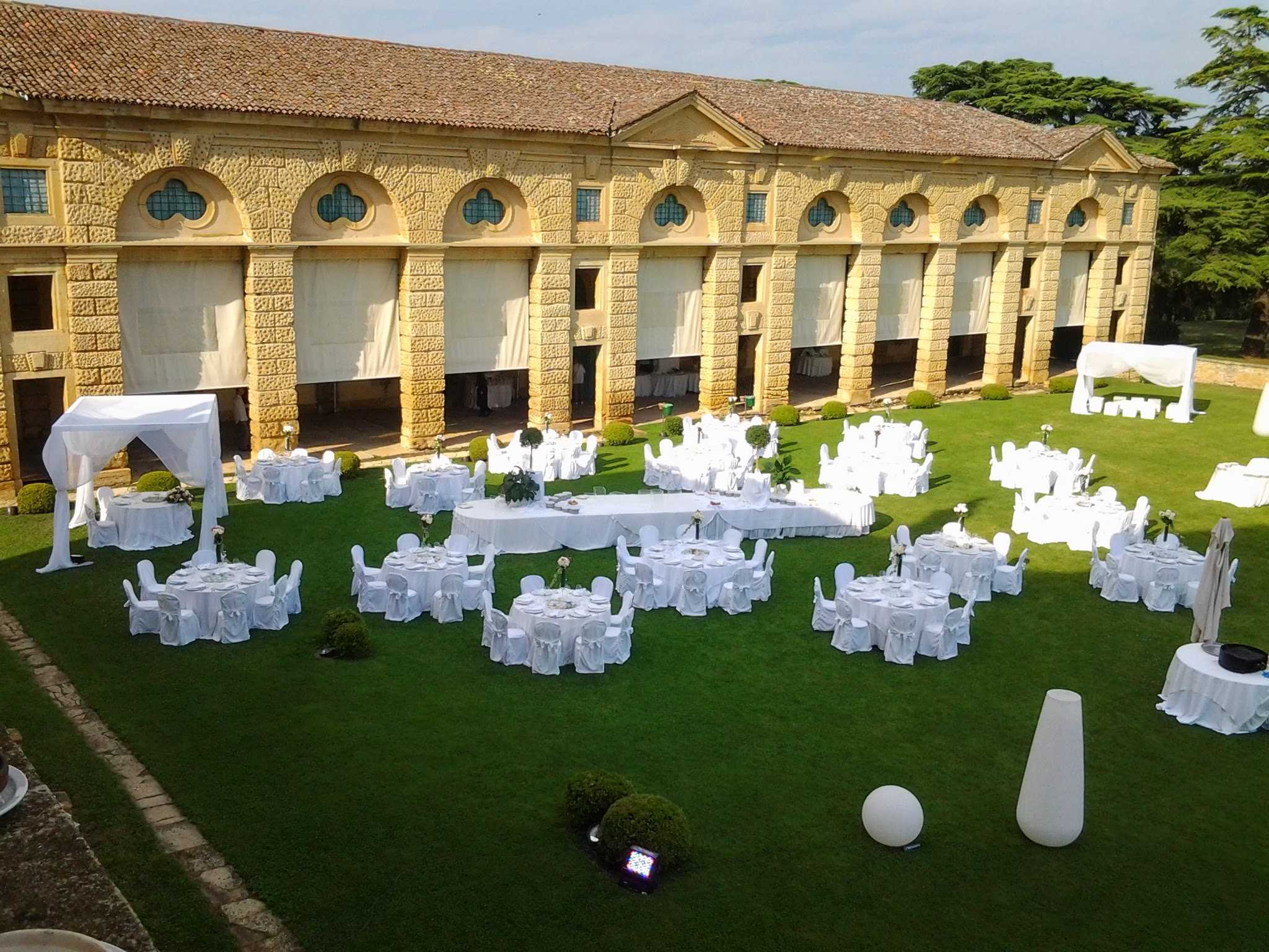 Villa di Montruglio è un luogo incantevole da scoprire, visitare, vivere.