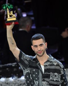 -mahmood-vince-sanremo-con-soldi-fv5x