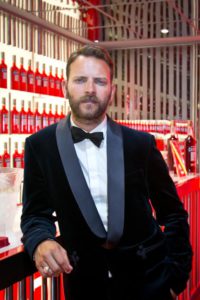 venezia-75-alessandro-borghi-ammicca-al-campari-lounge-maxh-720