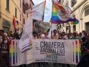 striscione Chimera Arcobaleno al Pride