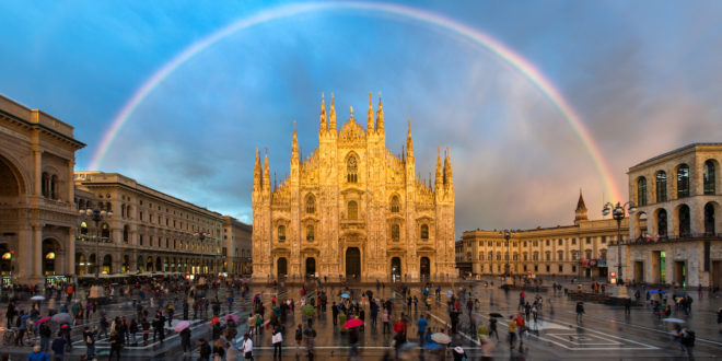 Mailänder Dom in Italien mit Regenbogen